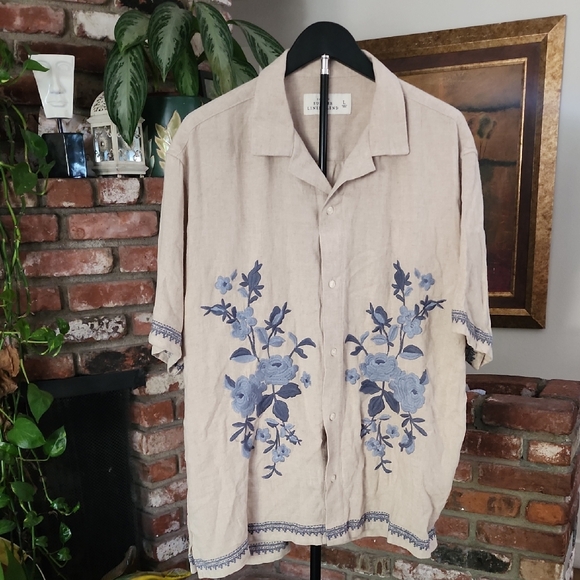 Abercrombie & Fitch Linen Blend Embroidered Button Up Shirt - Picture 2 of 13